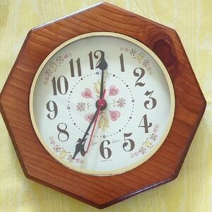 Mid Century Modern Elgin Wall Clock. Battery Operated. Made In USA.
